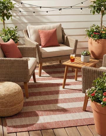 5' 3 x 7' Easy-Clean Ribbon Indoor / Outdoor Rug
