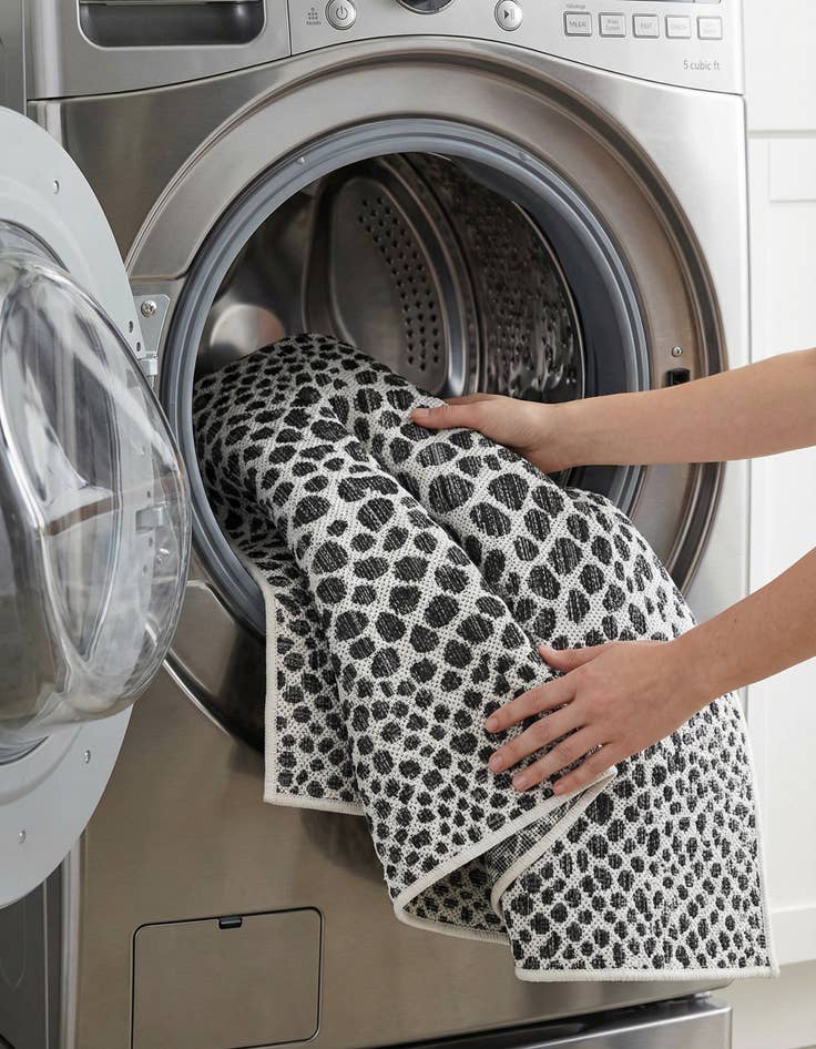 Detail image of 3' x 5' 3  Washable Jill Zarin Cape Town Indoor / Outdoor Rug