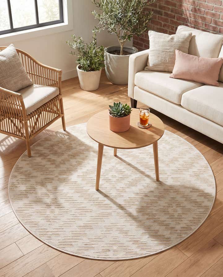5' x 5' Easy-Clean Sabrina Soto Indoor / Outdoor Round Rug