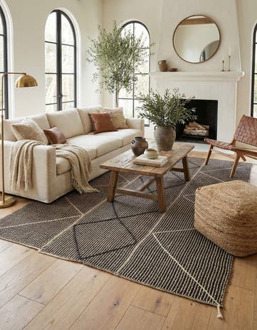 5' 9 x 8' 9 Hand Knotted Moroccan Wool Rug