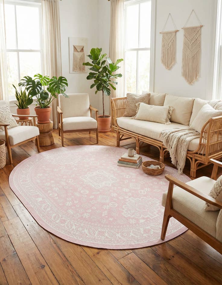 Detail image of 7' 10 x 10' Easy-Clean Aztec Indoor / Outdoor Oval Rug