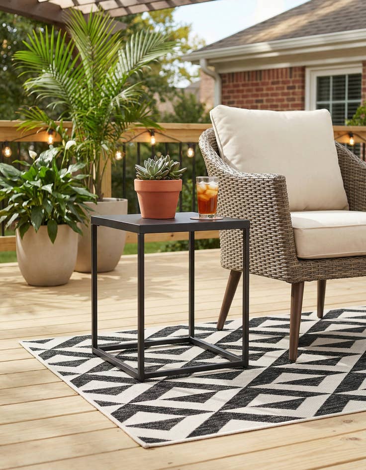 Detail image of 1' 4 x 1' 4  Washable Jill Zarin Napa Indoor / Outdoor Sample Rug