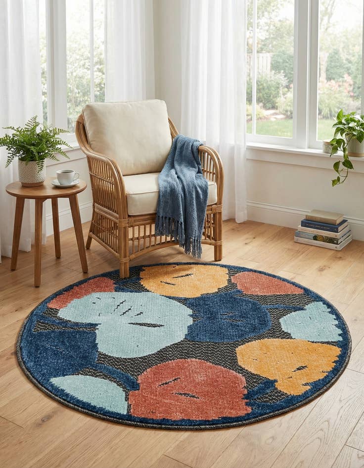 Detail image of 3' 3 x 3' 3  Washable Belize Indoor / Outdoor Round Rug
