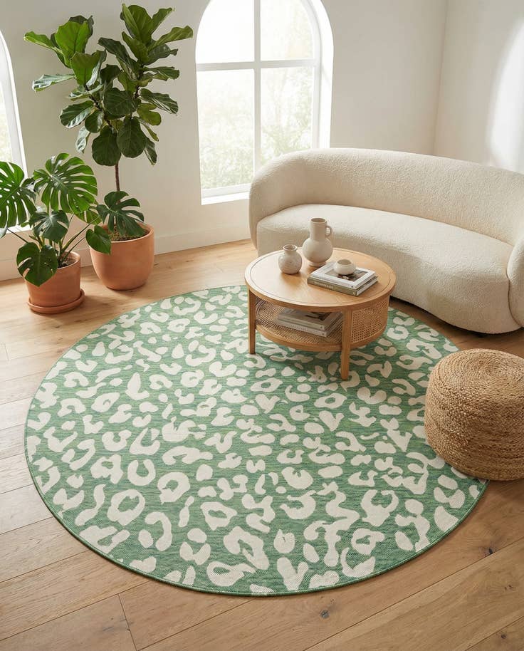 Detail image of 7' 10 x 7' 10 Easy-Clean Safari Indoor / Outdoor Round Rug