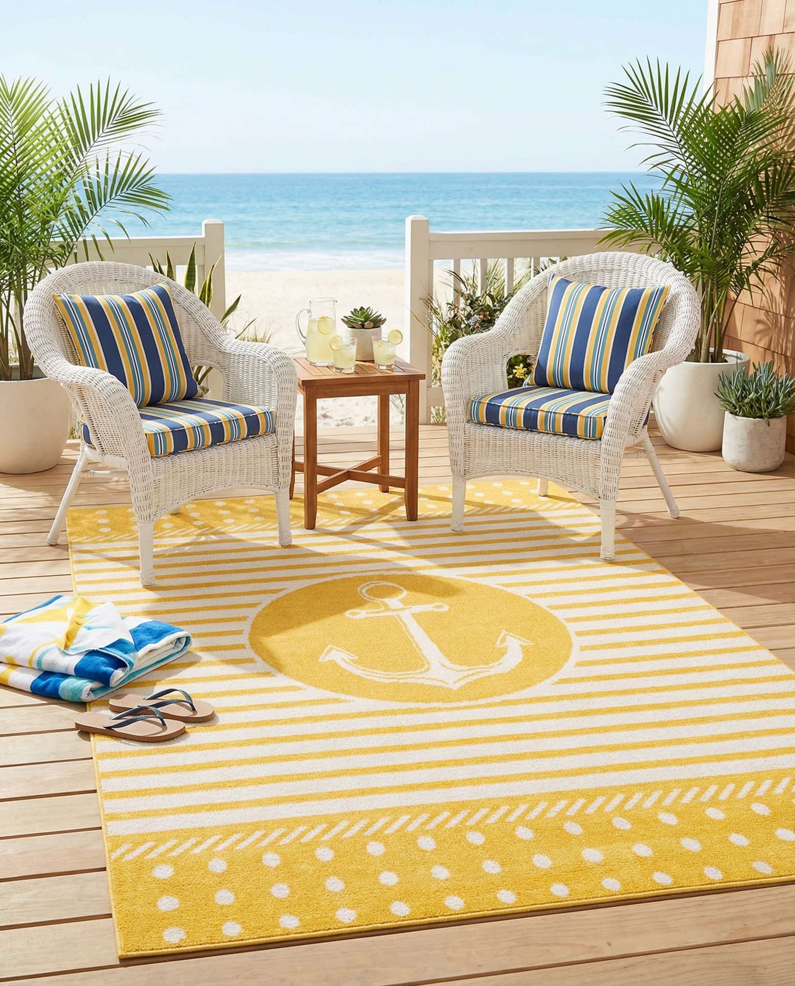 5' 3 x 7' 7 Easy-Clean Indoor / Outdoor Rug