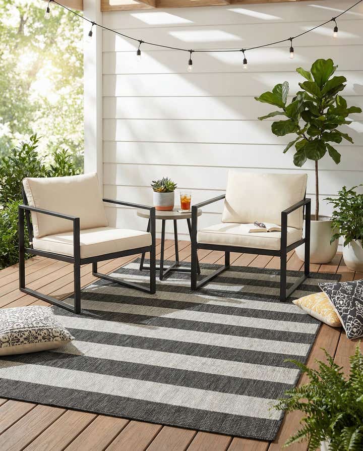 5' 3 x 7' Easy-Clean Striped Indoor / Outdoor Rug