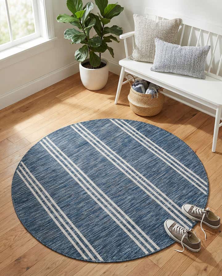 4' x 4' Easy-Clean Jill Zarin Anguilla Indoor / Outdoor Round Rug