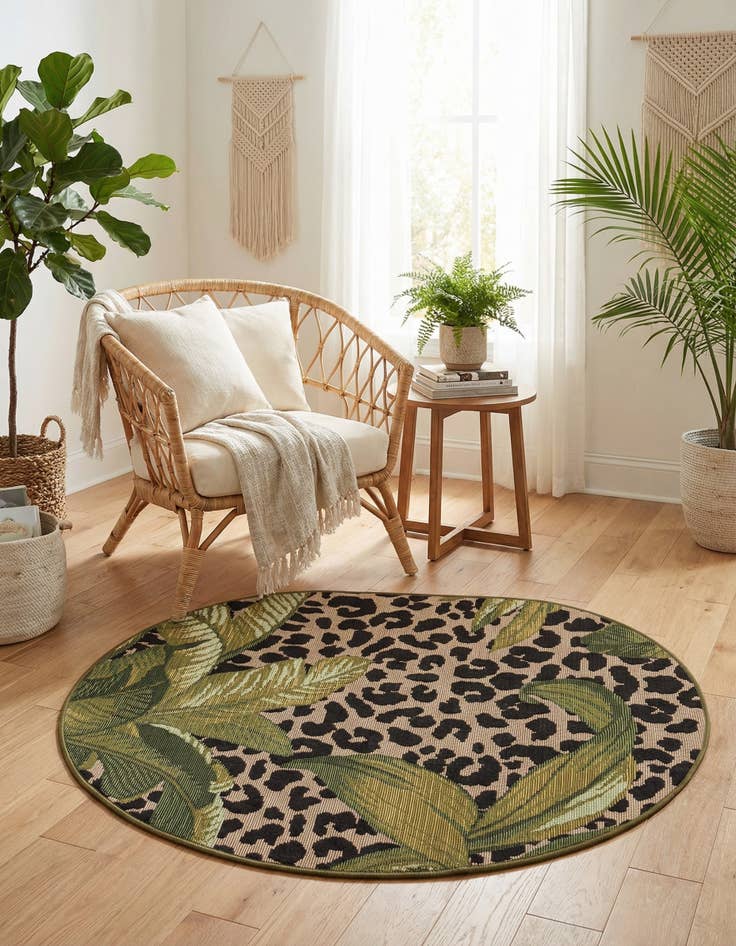 Detail image of 2' 2 x 3'  Washable Botanical Indoor / Outdoor Oval Rug