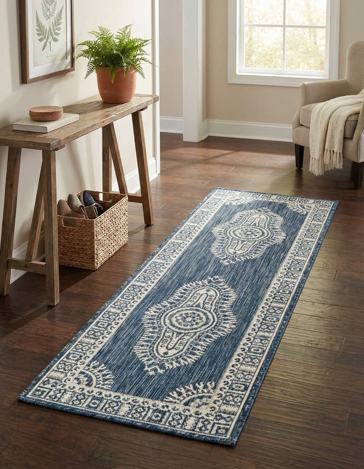 Detail image of 2' x 6' Easy-Clean Traditional Indoor / Outdoor Runner Rug
