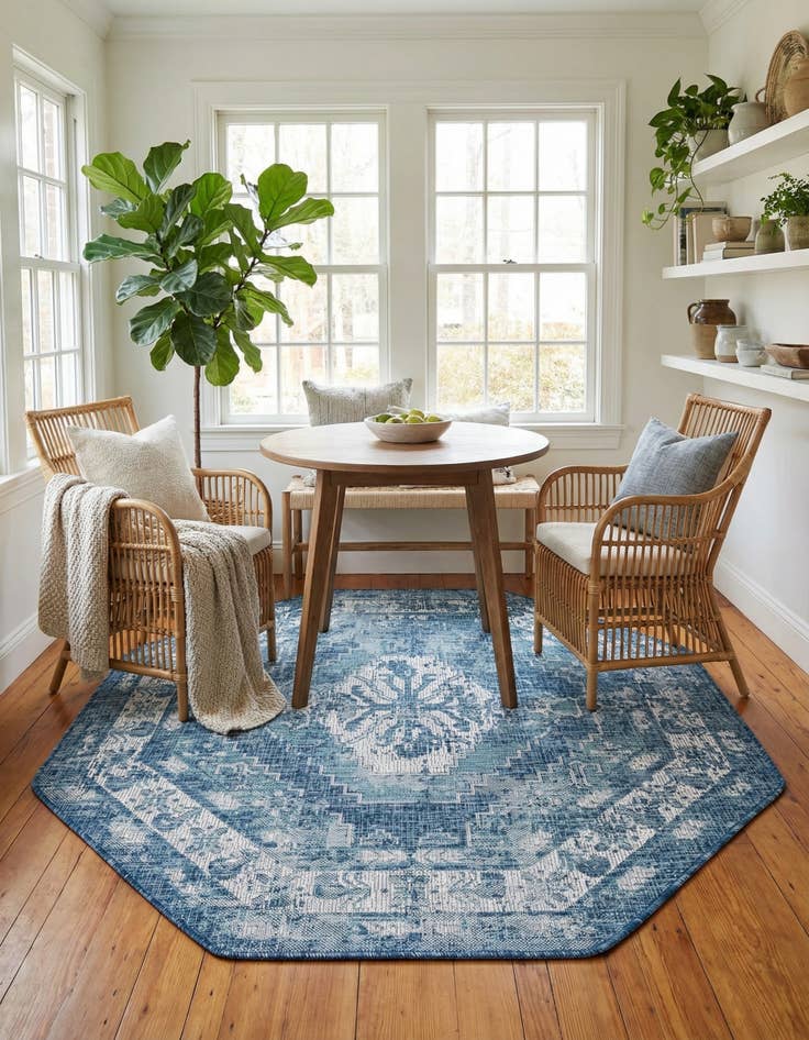 Detail image of 5' 3 x 5' 3 Easy-Clean Traditional Indoor / Outdoor Octagon Rug