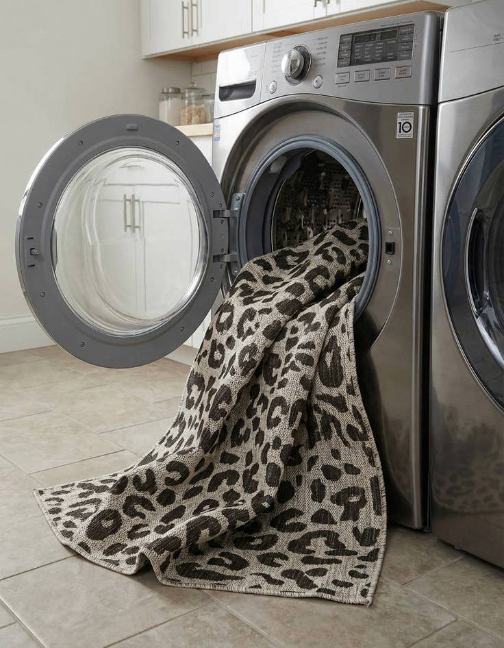 Detail image of  3' x 5' 3  Washable Safari Indoor / Outdoor Rug