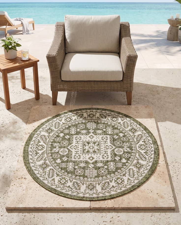 Detail image of 3' x 3' Easy-Clean Aztec Indoor / Outdoor Round Rug