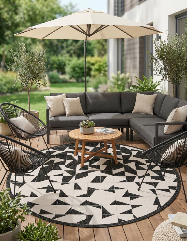 Detail image of 10' x 10'  Washable Modern Indoor / Outdoor Round Rug