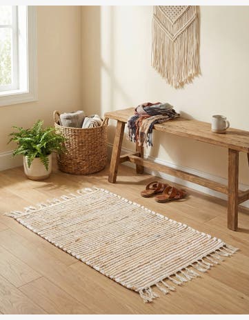 2' x 3' 1 Hand Woven Chindi Jute Rug