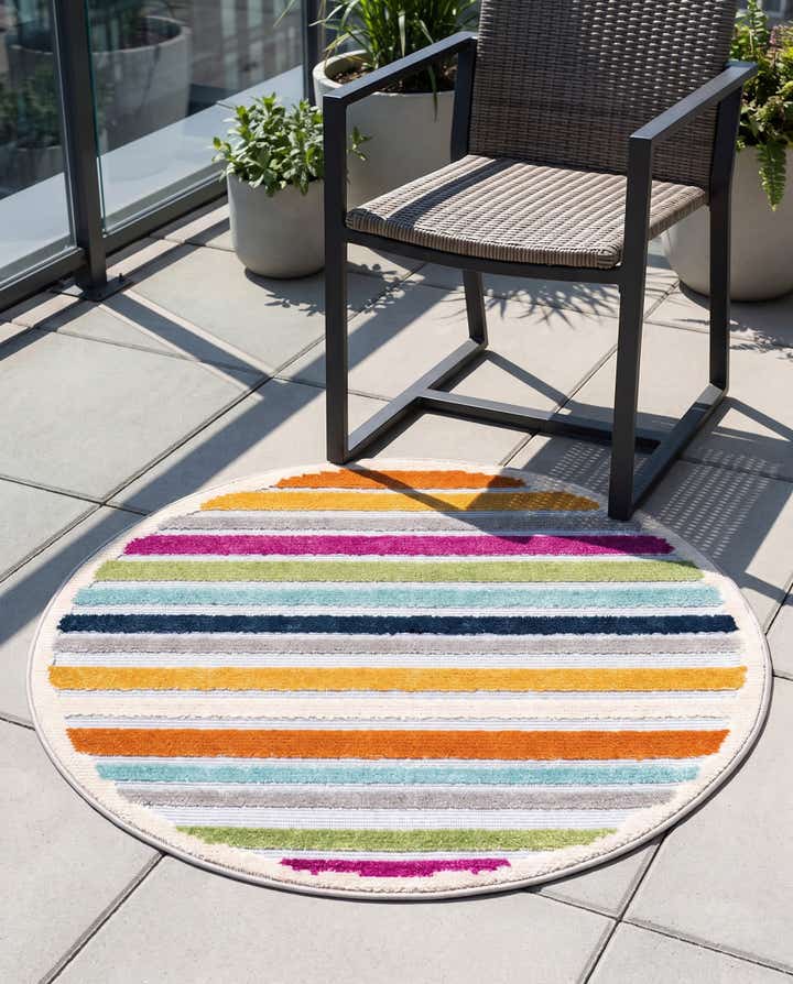 3' 3 x 3' 3 Easy-Clean Aruba Indoor / Outdoor Round Rug