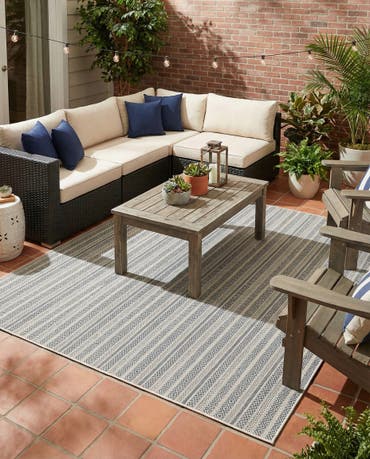  7' 10 x 7' 10  Easy-Clean Ribbon Indoor / Outdoor Square Rug