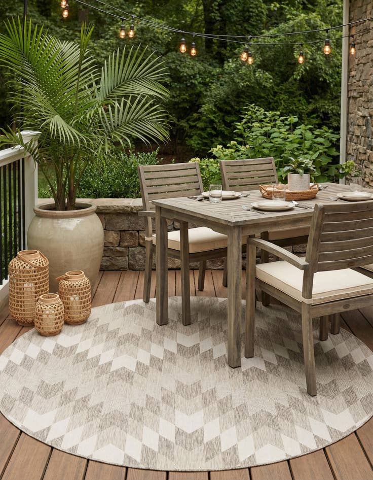 Detail image of 10' x 10'  Washable Modern Indoor / Outdoor Round Rug