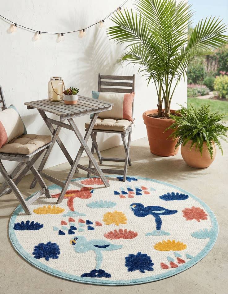 Detail image of 5' 3 x 5' 3  Washable Belize Indoor / Outdoor Round Rug