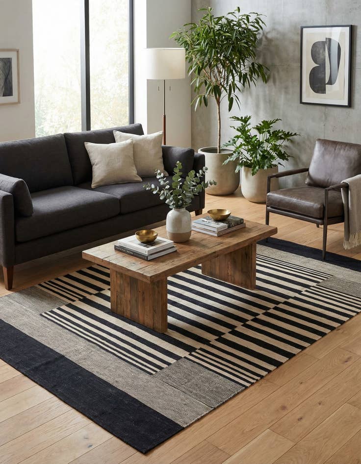 Detail image of 6' x 7' 6  Hand Woven Kilim Modern Wool Rug