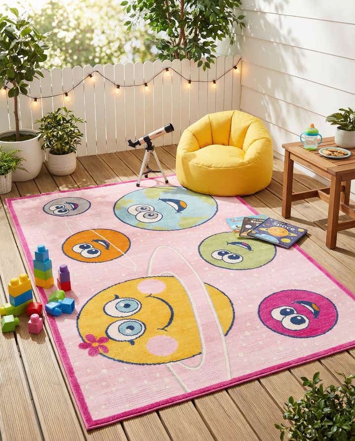 5' 3 x 7' 7 Easy-Clean Indoor / Outdoor Rug