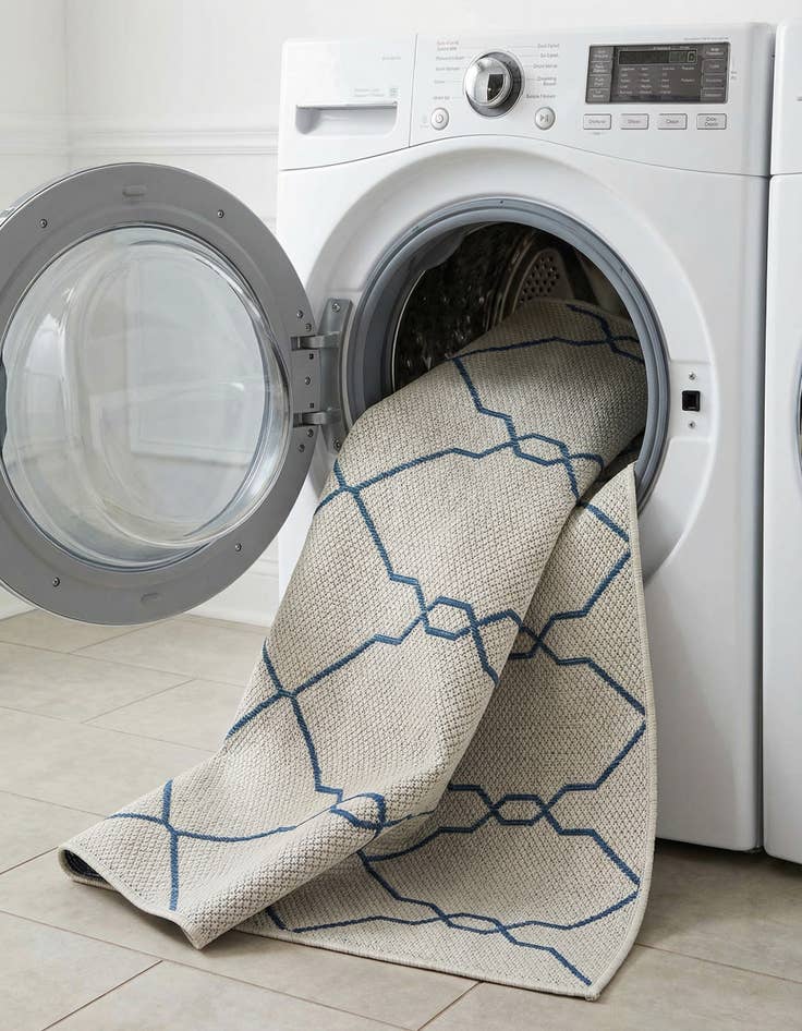 Detail image of 6' x 9'  Washable Trellis Indoor / Outdoor Rug