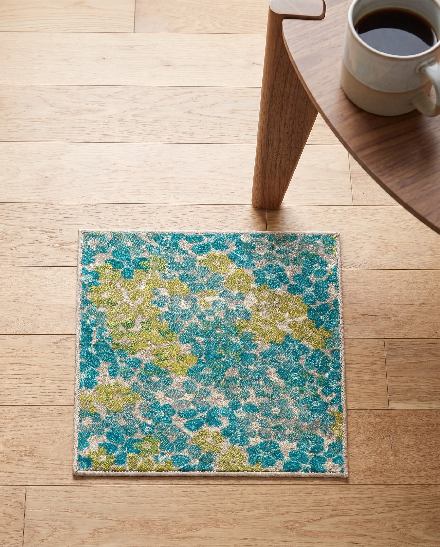 1' 4 x 1' 4 Azalea Sample Rug