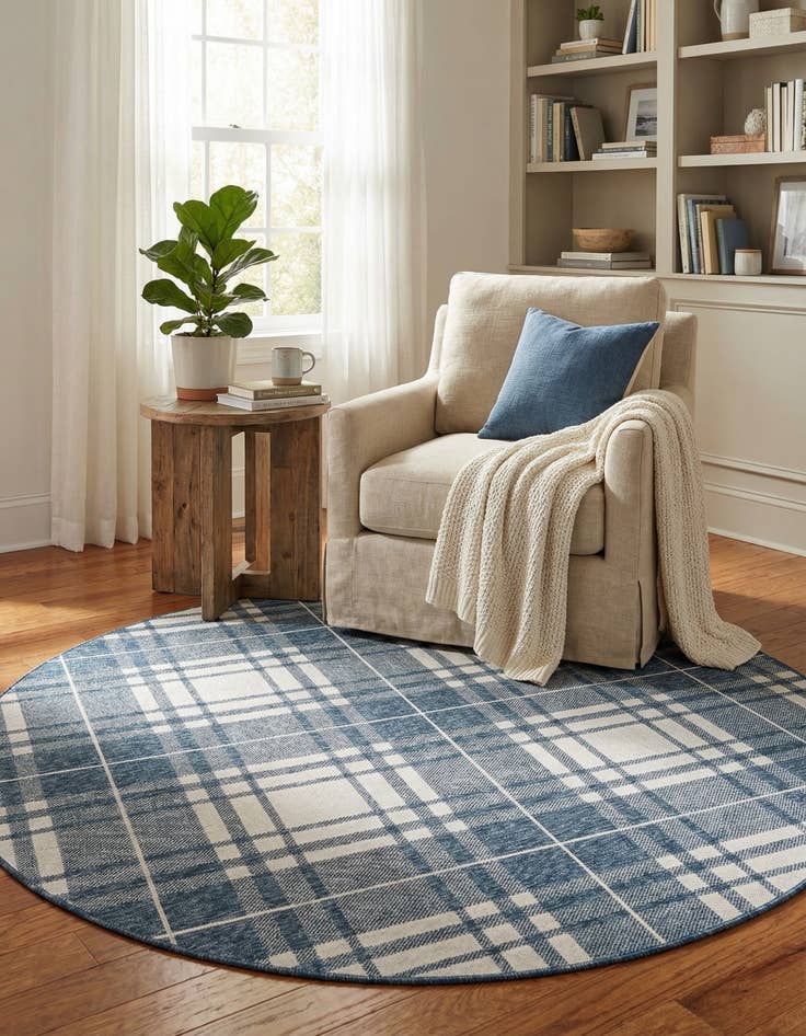 Detail image of  7' 10 x 7' 10  Washable Checkered Indoor / Outdoor Round Rug