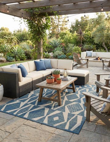 5' x 7' 7 Easy-Clean Baja Indoor / Outdoor Rug