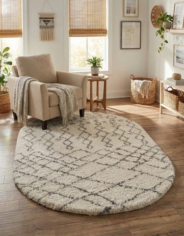 Pure Ivory Moroccan Shag Oval Rug