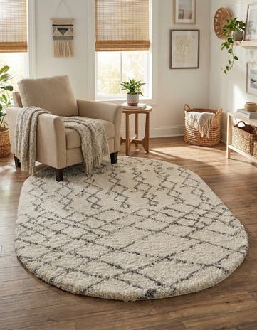 Pure Ivory Moroccan Shag Oval Rug
