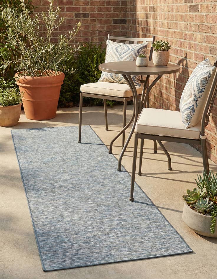 Detail image of 4' 2 x 6'  Washable Solid Indoor / Outdoor Rug