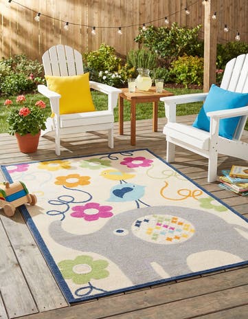 5' 3 x 7' 7 Easy-Clean Indoor / Outdoor Rug