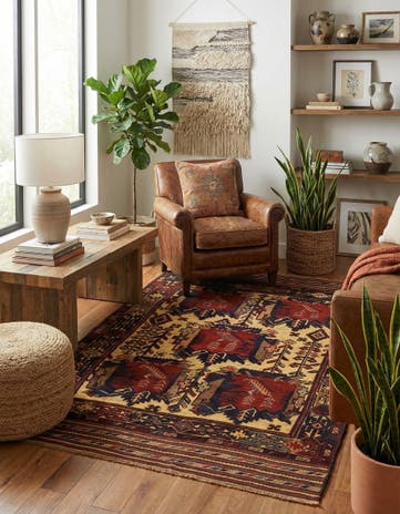 4' x 6' 6 Hand Knotted Sumak Wool Rug