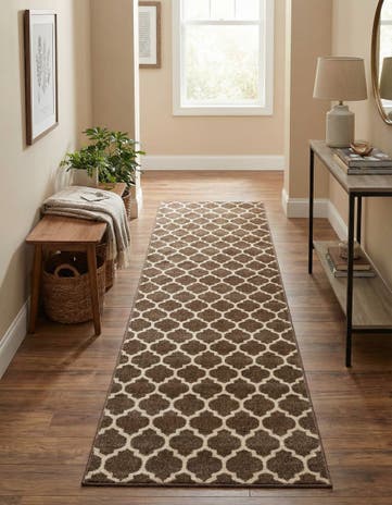 2' 7 x 10' Lattice Runner Rug