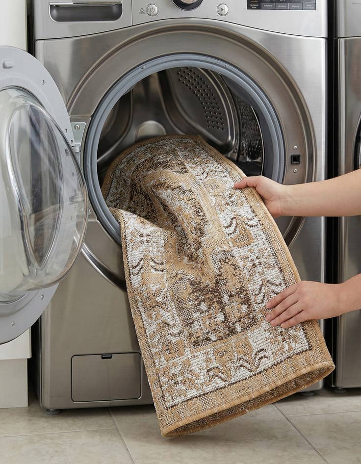 Detail image of 2' x 3'  Washable Traditional Indoor / Outdoor Rug