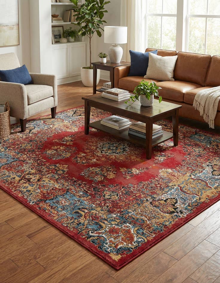 Detail image of  7' 10 x 7' 10  Washable Traditional Indoor / Outdoor Square Rug