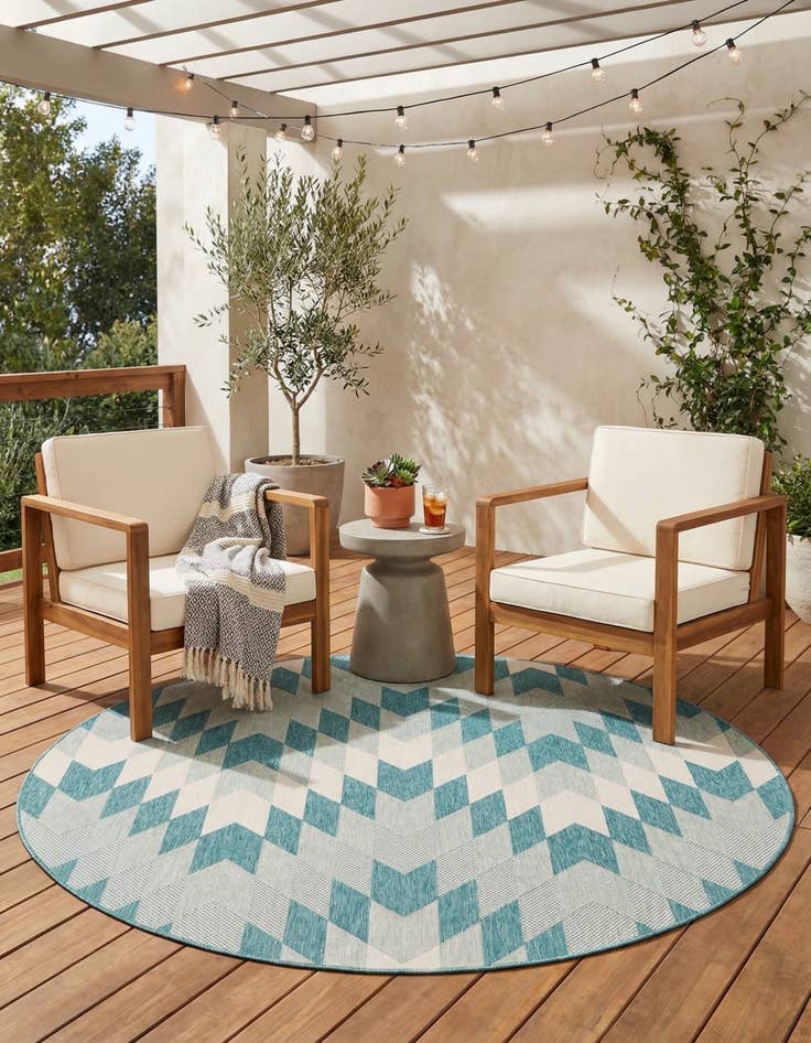 Detail image of 7' 10 x 7' 10  Washable Modern Indoor / Outdoor Round Rug