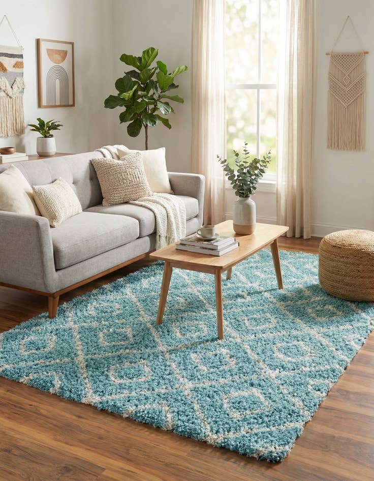 Detail image of  5' 3 x 8' Lattice Shag Rug