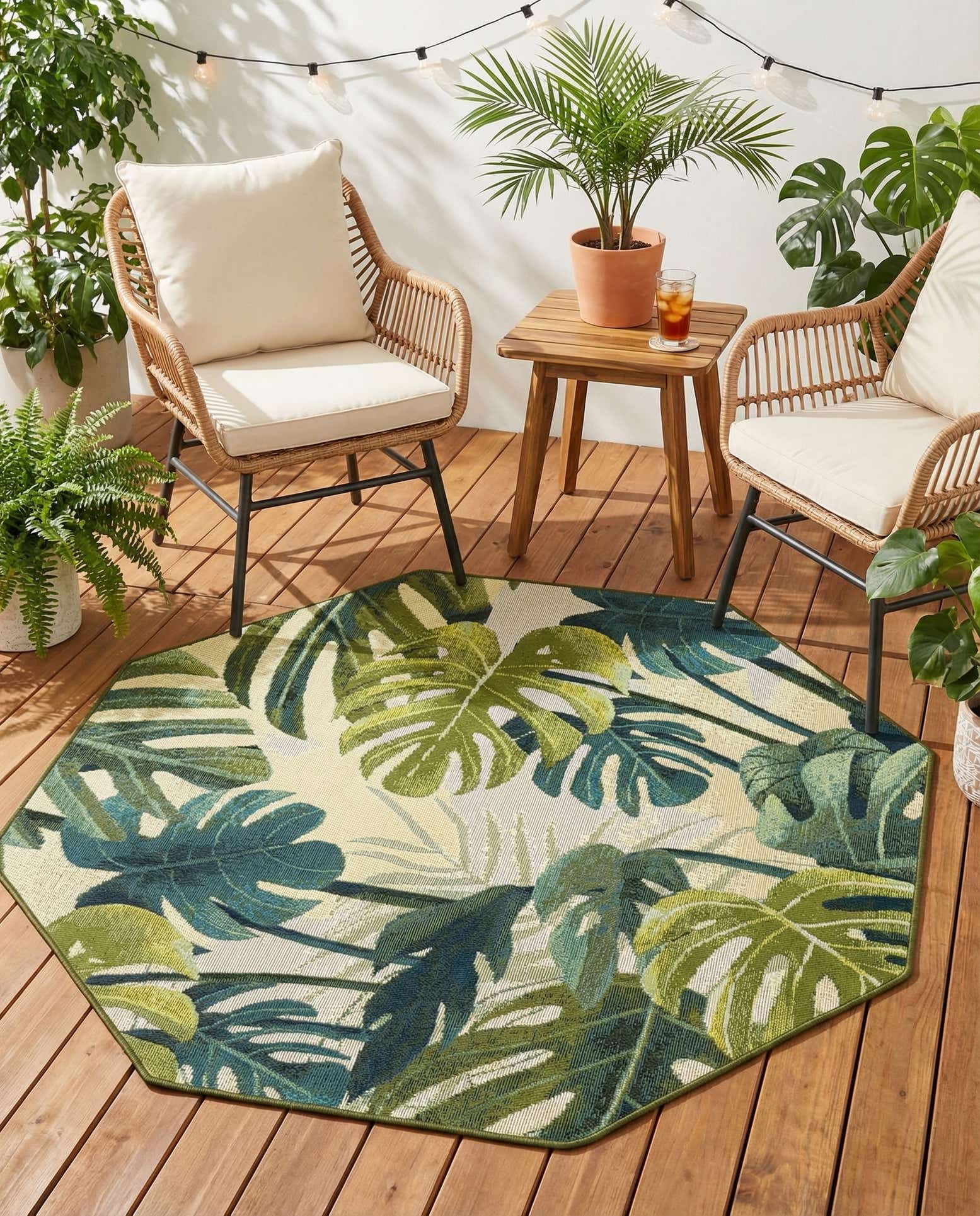 4' x 4' Easy-Clean Botanical Indoor / Outdoor Octagon Rug