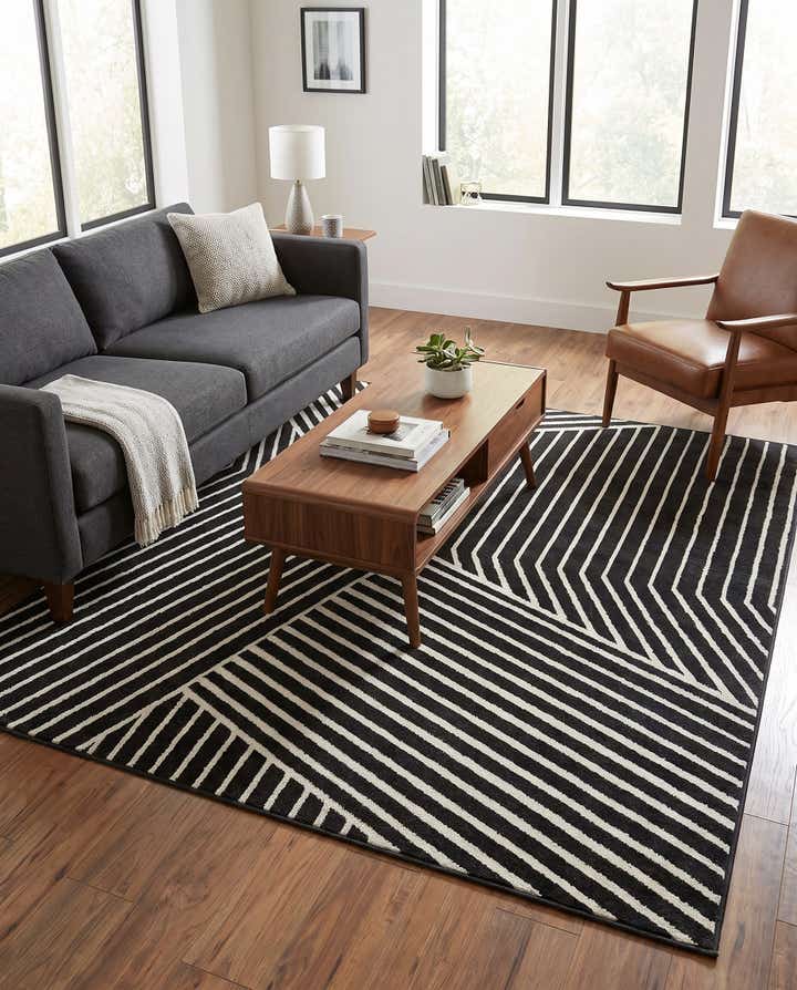 7' 10 x 7' 10 Oslo Square Rug