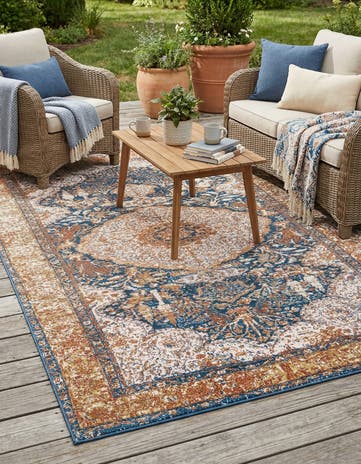 6' x 9' Easy-Clean Traditional Indoor / Outdoor Rug
