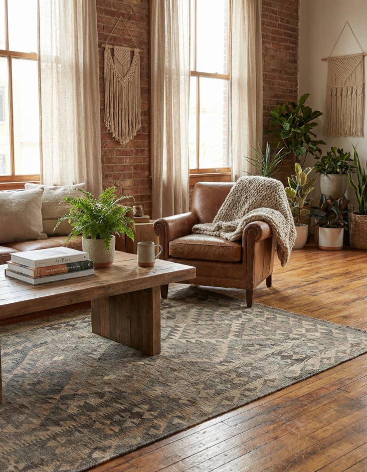 Detail image of  4' x 6' 6  Hand Woven Kilim Maymana Wool Rug