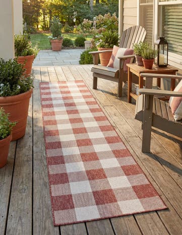 2' 7 x 12' Easy-Clean Checkered Indoor / Outdoor Runner Rug
