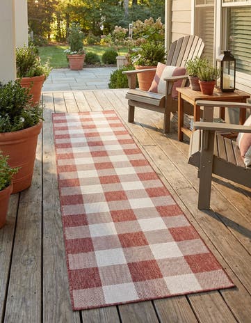 2' 7 x 12' Easy-Clean Checkered Indoor / Outdoor Runner Rug