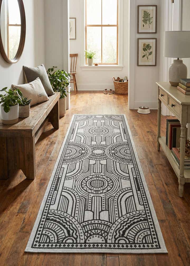 2' x 6' 1 Easy-Clean Traditional Indoor / Outdoor Runner Rug