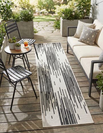 2' x 8' Easy-Clean Modern Indoor / Outdoor Runner Rug