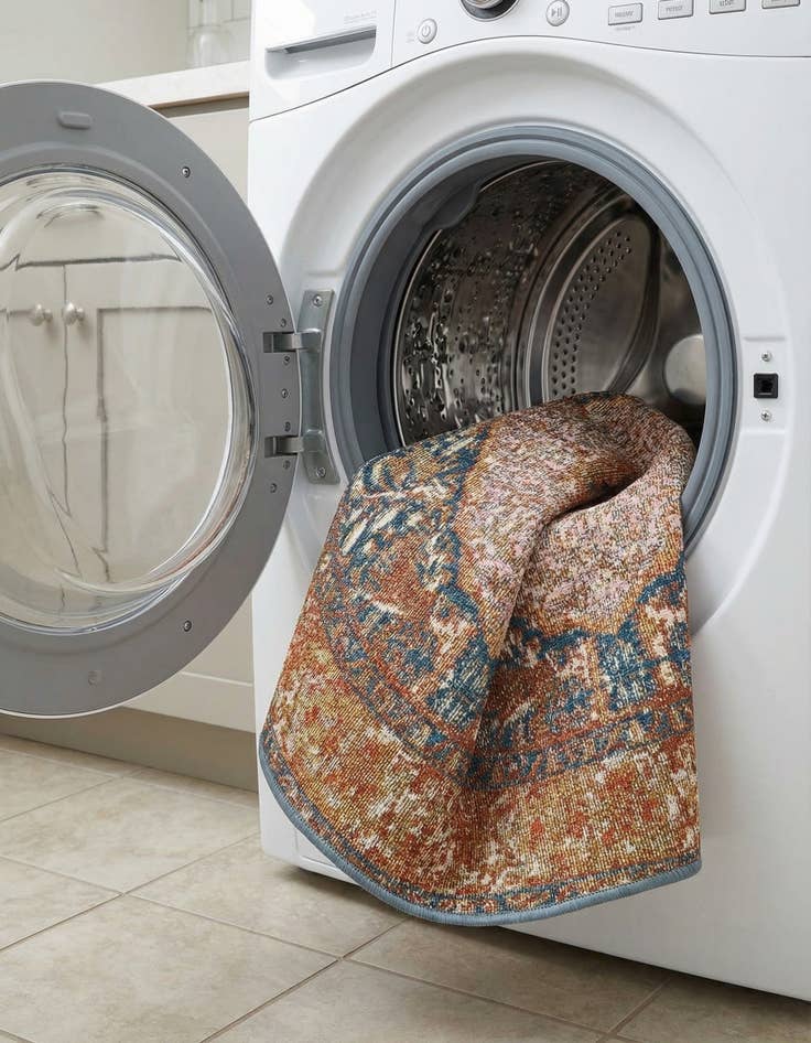 Detail image of  3' x 3'  Washable Traditional Indoor / Outdoor Round Rug