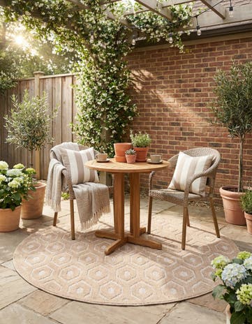 7' x 7' Easy-Clean Trellis Textured Indoor / Outdoor Round Rug