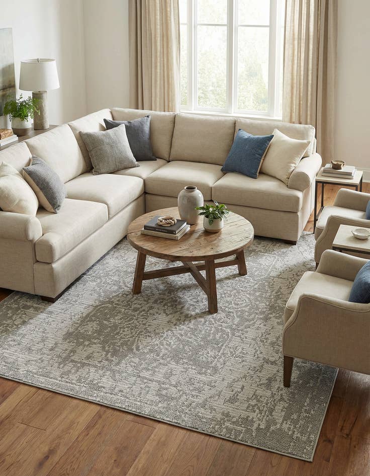 Detail image of  7' 10 x 7' 10  Washable Traditional Indoor / Outdoor Square Rug