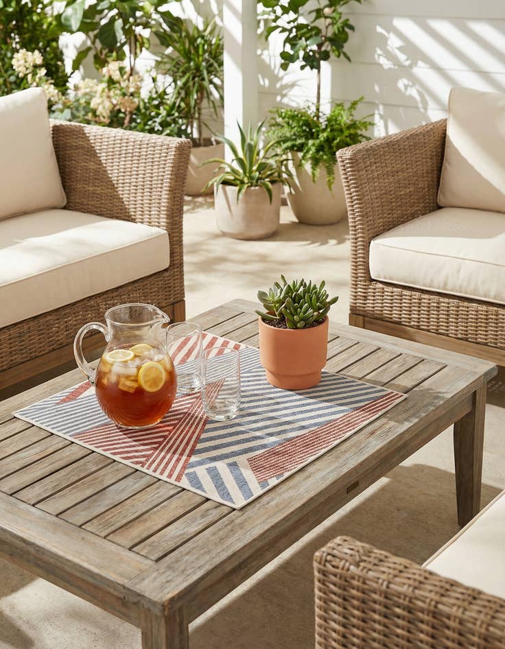 Detail image of 1' 4 x 1' 4  Washable Jill Zarin Indoor / Outdoor Sample Rug